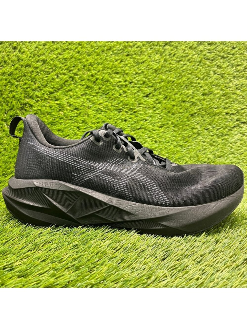 Asics Novablast 5 Mens Size 9.5 Black Athletic Running Walking Shoes Sneakers